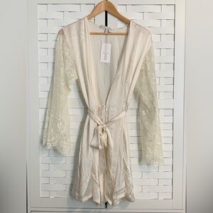 👰♀️ NORDSTROM LACE ROBE 👰♀️